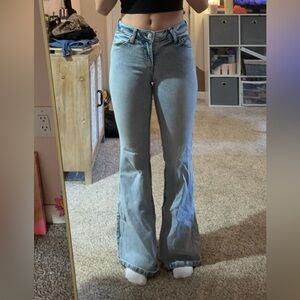 Wild Fable light wash flared jeans. Size 00.